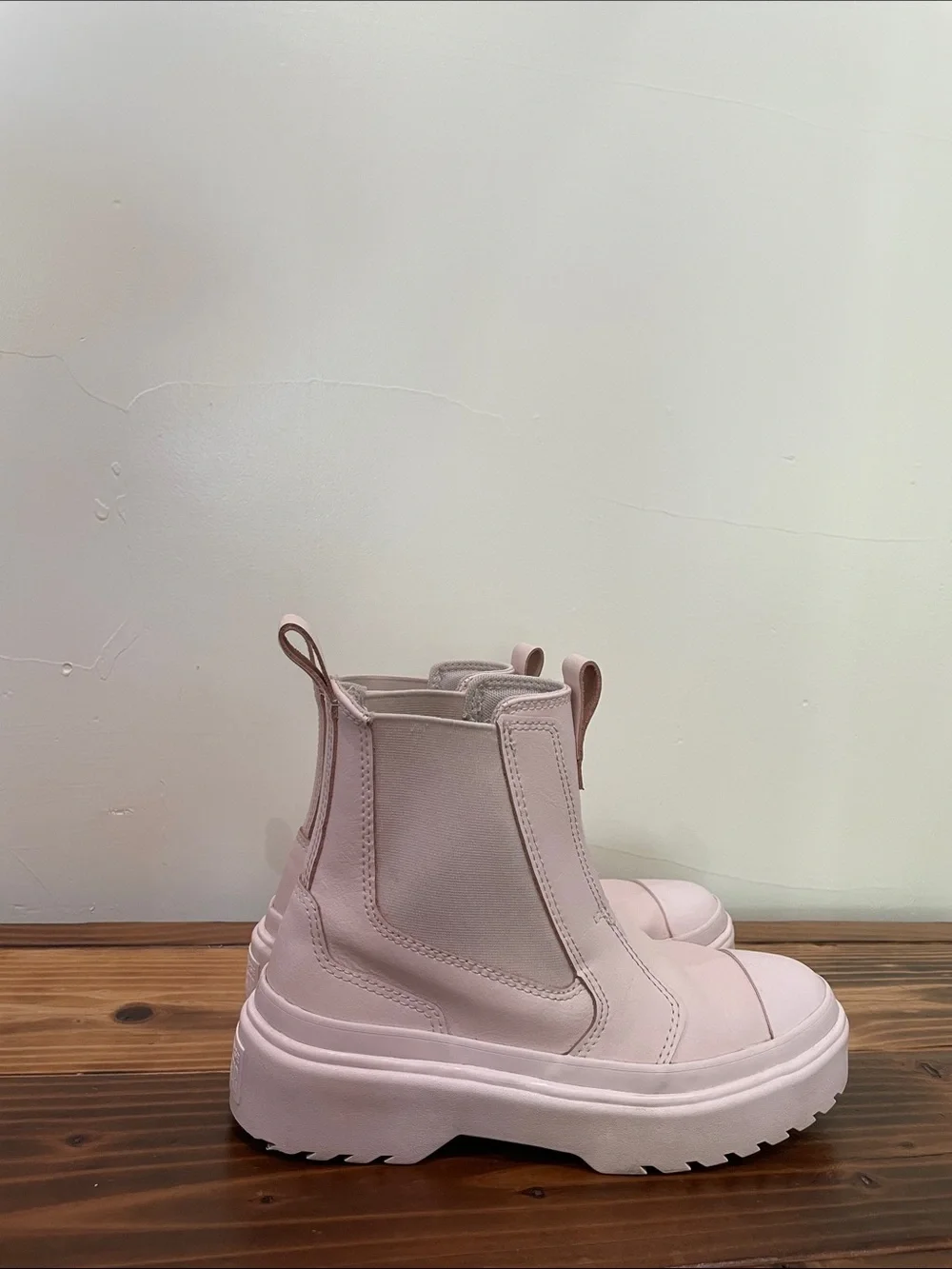 Converse sculpted silhouette